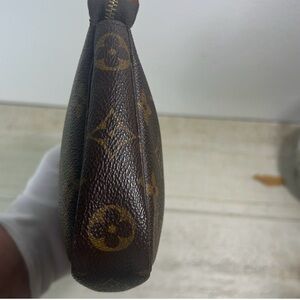 Louis Vuitton Monogram Pochette